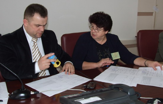 Андрей Несветаев и Валентина Пригарина во время подведения итогов президентских выборов 2010